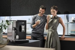 De'Longhi De Longhi EPAM960.75.GLM - Kombi-Kaffeemaschine - 2,1 L - Kaffeebohnen - Eingebautes Mahlwerk - 1550 -Kaffeegetränkeladen 2b6cd434c0d099ef9745834cc03828b0