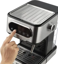 Gorenje ESCM 15 DBK Espressomaschine Mit Siebträger/Professioneller Milchaufschäumer Für Cremigen Capuccino/TouchControl/TemperatureControl/EasyClean/1,5 L Wassertank/1100 W/30 Cm/15 Bar/Edelstahl -Kaffeegetränkeladen 3224d73df29ee399bcc165a92e4725c2
