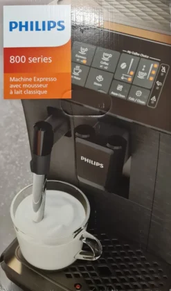 PHILIPS Kaffeevollautomat 800 Series EP0824/00 Mit Automatischer Entkalkung -Kaffeegetränkeladen 71ce092bc82626da11fec6d1cae693af