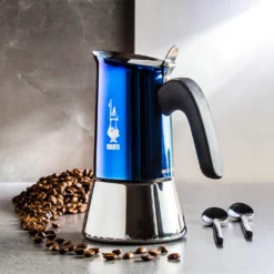 Bialetti NEW VENUS 4TZ Blu -Kaffeegetränkeladen 7c65438ef9a201857508f43b4abe16e3