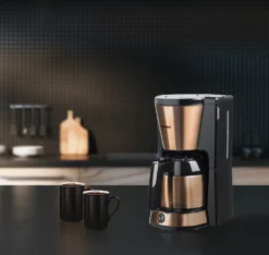 Bestron Filterkaffeemaschine Mit Thermokanne, Kaffeemaschine Für 8 Tassen Frischen Kaffee, Inkl. Permanentfilter Und Automatischer Abschaltfunktion, 900 Watt, Farbe: Kupfer 7 Bestron Filterkaffeemaschine Mit Thermokanne, Kaffeemaschine Für 8 Tassen Frischen Kaffee, Inkl. Permanentfilter Und Automatischer Abschaltfunktion, 900 Watt, Farbe: Kupfer -Kaffeegetränkeladen 8a5806e00aa74fb08d22be46b1764df7