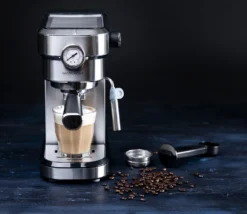 GASTRONOMA 18110001 Espressomaschine Baristo. Siebträgermaschine Mit 15 Bar Druck Und Milchaufschäumer 18 GASTRONOMA 18110001 Espressomaschine Baristo. Siebträgermaschine Mit 15 Bar Druck Und Milchaufschäumer -Kaffeegetränkeladen 8d74831c3782434eea210aed29a06cb3