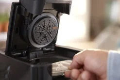 PHILIPS SENSEO Quadrante HD7866 / 61 - Intensives Schwarz -Kaffeegetränkeladen 8f4b6463793d7be9633fbcd5931c9c3b