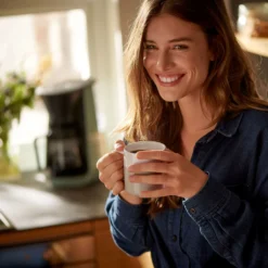 Tchibo Filterkaffeemaschine „Let’s Brew“, Für Bis Zu 10 Tassen Filterkaffee, 1,2L Aroma-Glaskaraffe, Edelstahl-Warmhalteplatte, Tropf-Stopp, Abschaltautomatik, Hellgrün -Kaffeegetränkeladen a277c1c66cbff00d80c4230fa88bc5e8