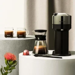 Nespresso Vertuo Kaffeekapselmaschine XN910C + VERTUO Carafe Set Pour-Over (610 Ml) 12 Nespresso Vertuo Kaffeekapselmaschine XN910C + VERTUO Carafe Set Pour-Over (610 Ml) -Kaffeegetränkeladen bc0d01cfecd34f03d27f0a483406c945
