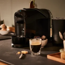 Tchibo Cafissimo Pure Kaffee Kapselmaschine, Black -Kaffeegetränkeladen c0f6082a99d50caf3230fb4d425d2fb0