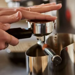 Tchibo Knock-Box Abklopfschale, Für Siebträger Espressomaschine, Zur Leichten Entsorgung Des Feuchten Kaffeesatzes, Silber / Schwarz, Edelstahl Und Gummi -Kaffeegetränkeladen cdf2cb60ad59fd918c87cf972bdc7cd4