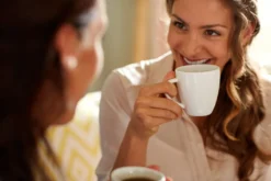 Philips Grind + Brew Filterkaffeemaschine Mit Mahlwerk, 1.2 L Glaskanne, Bis Zu 12 Tassen, Metall, Schwarz (HD7767/00) -Kaffeegetränkeladen d70e1c360807f4a33ff8e2a99dc33015