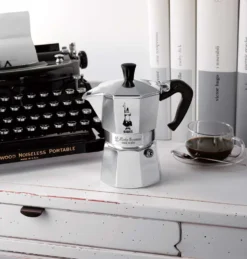 Bialetti Moka Express - 3 Tassen Espressokocher -Kaffeegetränkeladen ee07eba8e793e9afff4dbf15af6963ac
